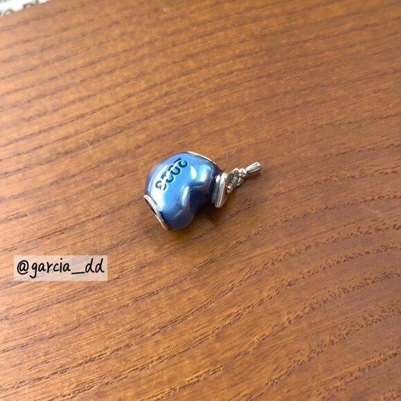 Blue 2023 Graduation Heart Charm - Picture 3 of 5